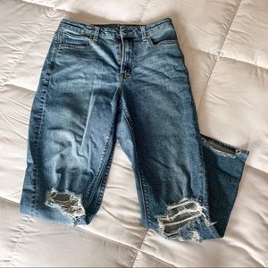 American Eagle Distressed Boyfriend Jeans size 6
